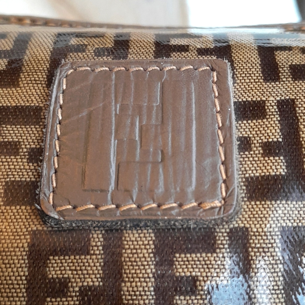 Fendi Cosmetic Vintage Medium Beauty Pouch! - Picture 2 of 9